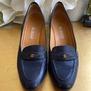 ULTRA RARE! Gucci Logo Heels in Navy Leather